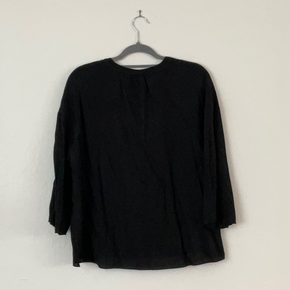 Banana Republic black 3/4 sleeve open blouse - Picture 4 of 4